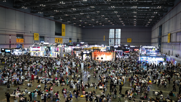 雅休配资 2025年酷暑，三十万人被BW的二次元浓度创死。