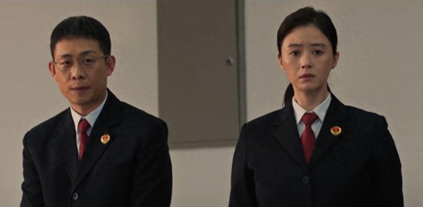 同翔网 以法之名：兰景茗明明有问题，为什么只是撤职察看？最后那通电话